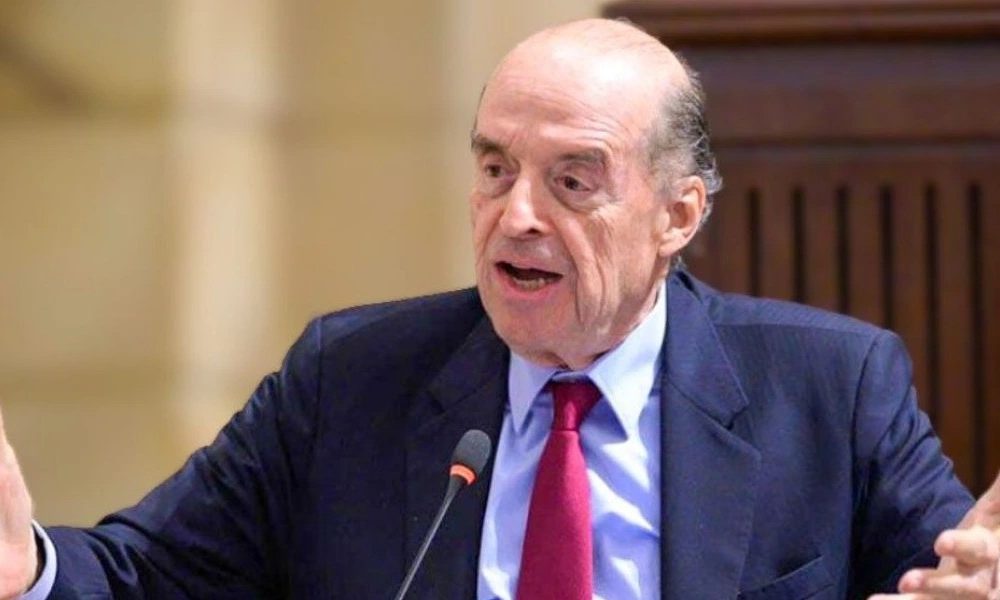 Álvaro Leyva lanza grave denuncia y responsabiliza a Petro