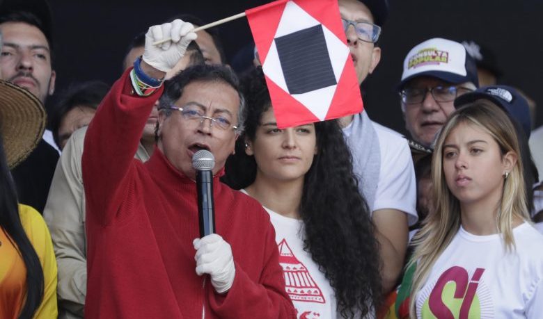 Gobierno Petro insistirá en aumentar los impuestos a los contribuyentes con una nueva reforma tributaria