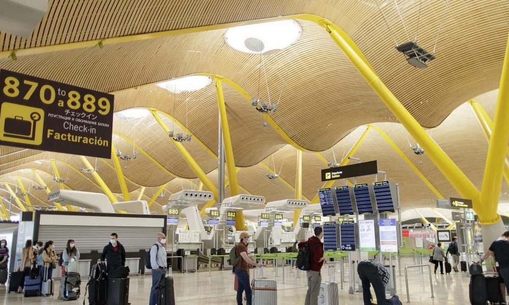 Nueva ley migratoria en España impacta a miles de colombianos